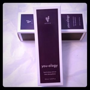 Liquid makeup remover